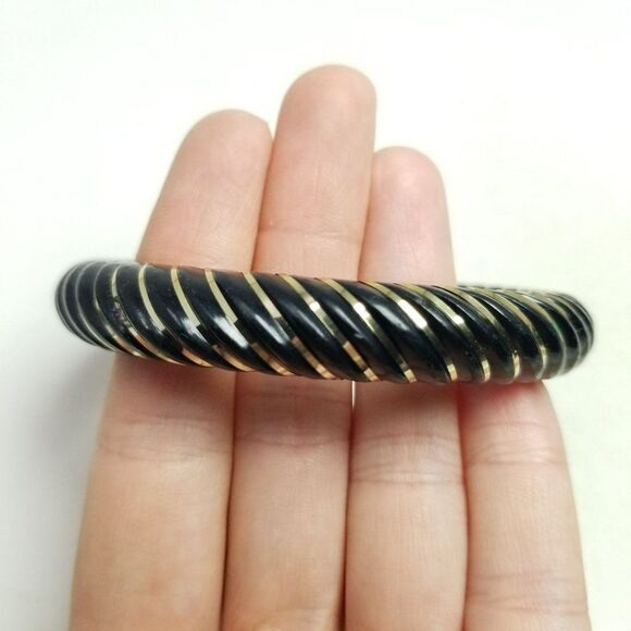 Vintage Black and Gold Tone Spiral Design Bangle Bracelet, Stacking Estate - Picture 6 of 6